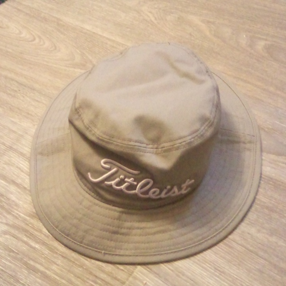 Titleist bucket hat